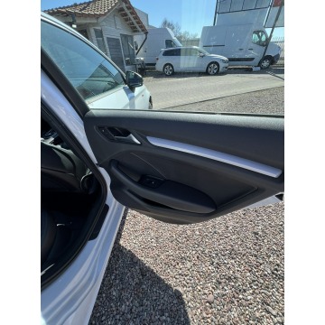 Audi A3  SUV 2015,  1.8 benzyna, automat - Na sprzedaż za 55 900 zł - Słupsk - zdjęcie 12