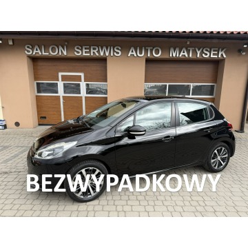 Peugeot 208 - 1,2 82KM  Klimatronik  Navi  Kamera  CarPlay