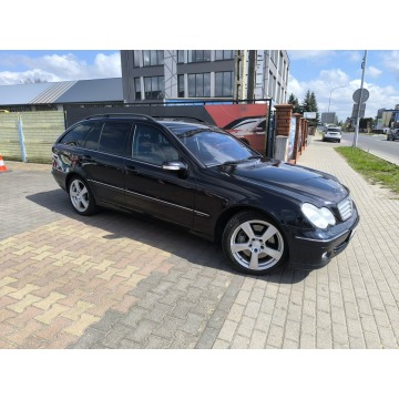 Mercedes - Benz C-klasa 2005,  3.0 diesel, automat - Na sprzedaż za 11 900 zł - Łuków - zdjęcie 2