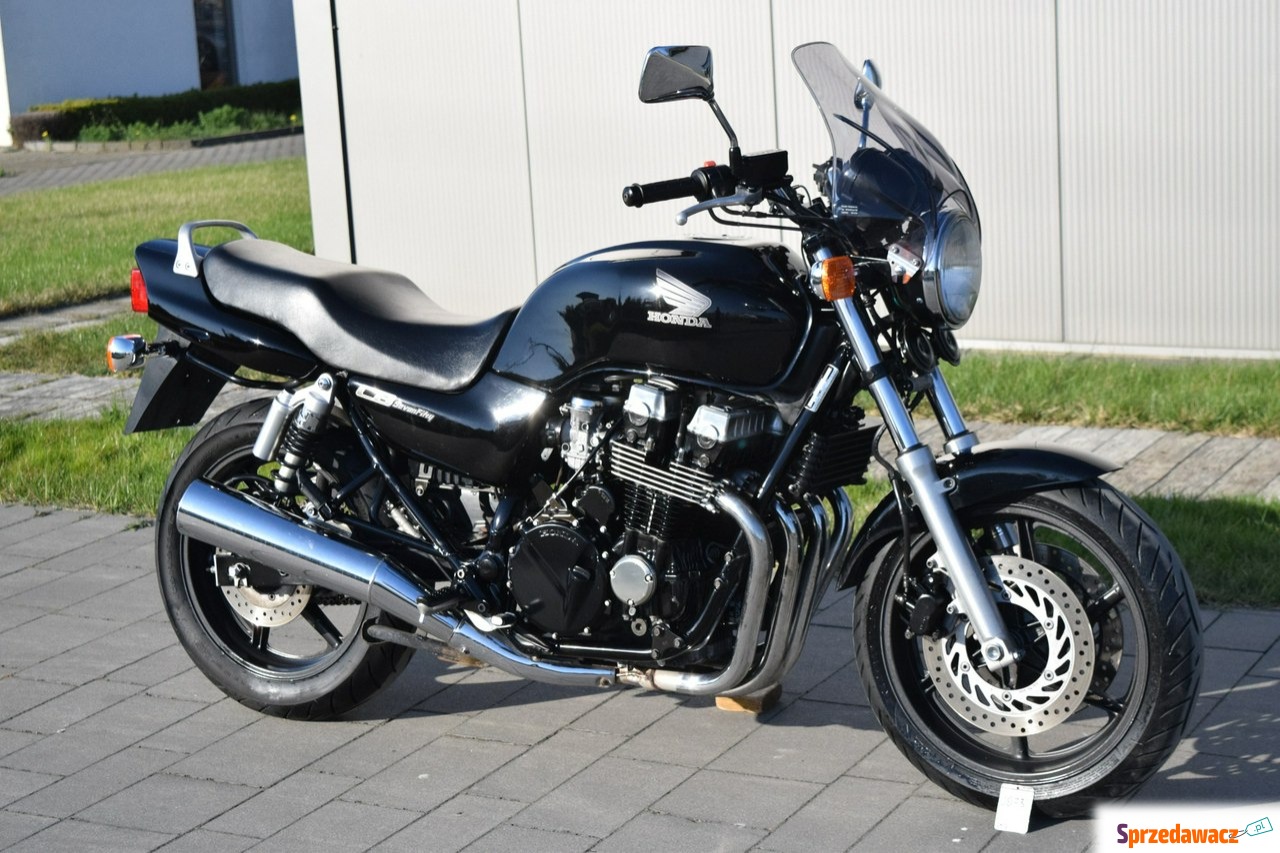 Honda CB - oryginalny stan, szyba,...