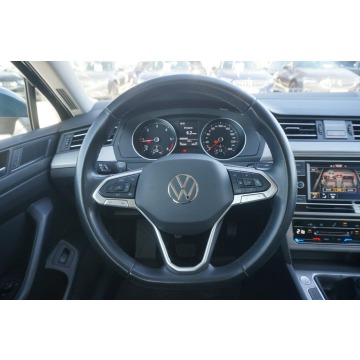 Volkswagen Passat 2022,  2.0 diesel - Na sprzedaż za 73 500 zł - Poznań - zdjęcie 12