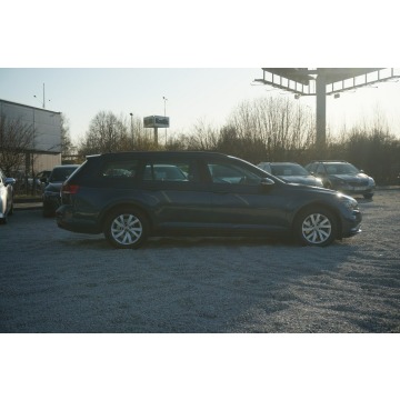Volkswagen Passat 2022,  2.0 diesel - Na sprzedaż za 79 800 zł - Poznań - zdjęcie 5