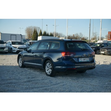 Volkswagen Passat 2022,  2.0 diesel - Na sprzedaż za 79 800 zł - Poznań - zdjęcie 8