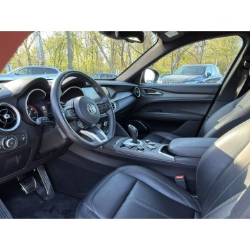 Alfa Romeo Stelvio  SUV 2022,  2.0 benzyna, automat - Na sprzedaż za 129 900 zł - Pęcice - zdjęcie 11