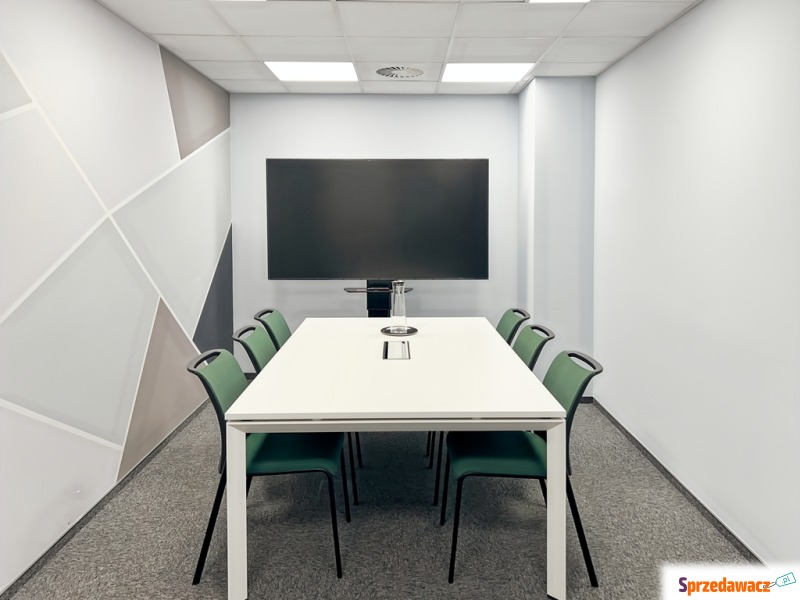 10-15 - osobowa w lokalizacji Regus...