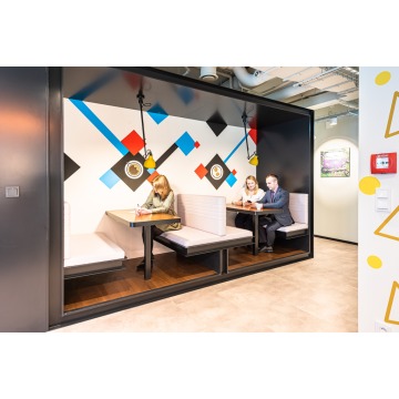 Przestrzeni coworkingowej w lokalizacji Regus Park