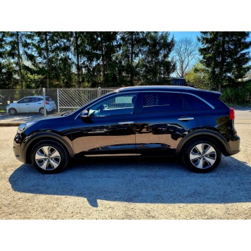 Kia Niro  Hatchback 2018,  1.6 hybryda, automat - Na sprzedaż za 42 900 zł - Szczecin - zdjęcie 8