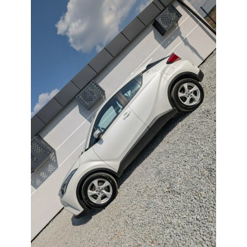 Toyota C-HR  SUV 2016,  1.2 benzyna - Na sprzedaż za 46 075 zł - Miękinia - zdjęcie 4