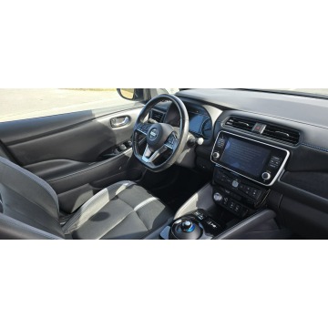 Nissan Leaf  Hatchback 2020 elektryczny, automat - Na sprzedaż za 35 999 zł - Pleszew - zdjęcie 10