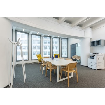 coworkingowej w lokalizacji Regus Okraglak