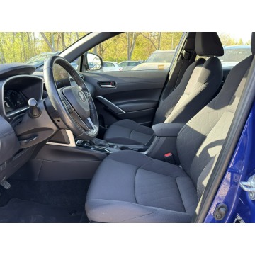 Toyota Corolla  SUV 2022,  2.0 hybryda, automat - Na sprzedaż za 99 999 zł - Pęcice - zdjęcie 10