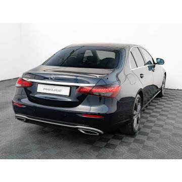 Mercedes - Benz E-klasa  Sedan/Limuzyna 2022,  2.0 diesel, automat - Na sprzedaż za 162 800 zł - Gdynia - zdjęcie 5