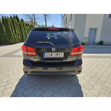 Fiat Freemont  SUV 2013,  2.0 diesel, automat - Na sprzedaż za 31 900 zł - Strzegom - zdjęcie 6