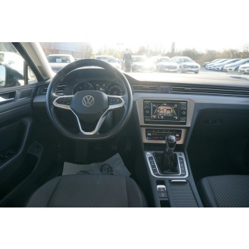 Volkswagen Passat  Sedan/Limuzyna 2022,  2.0 diesel - Na sprzedaż za 73 700 zł - Poznań - zdjęcie 11