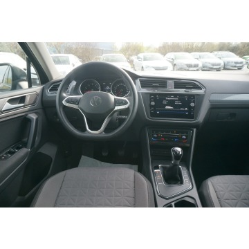 Volkswagen Tiguan  SUV 2022,  1.5 benzyna - Na sprzedaż za 83 500 zł - Poznań - zdjęcie 11