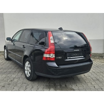 Volvo V50 2005,  1.8 benzyna - Na sprzedaż za 14 786 zł - Rybnik - zdjęcie 6