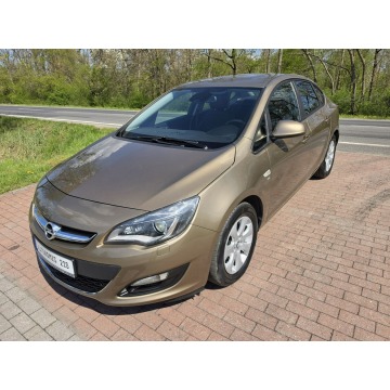 Opel Astra  Liftback 2014,  1.4 benzyna - Na sprzedaż za 25 900 zł - Cielcza - zdjęcie 2