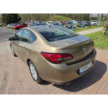 Opel Astra  Liftback 2014,  1.4 benzyna - Na sprzedaż za 25 900 zł - Cielcza - zdjęcie 5