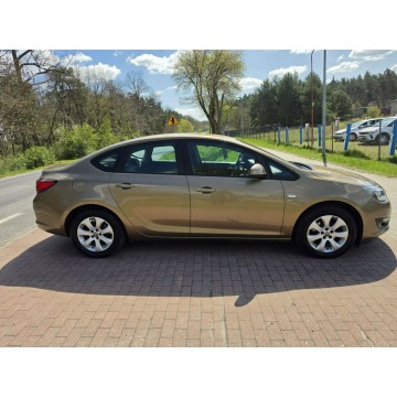 Opel Astra  Liftback 2014,  1.4 benzyna - Na sprzedaż za 25 900 zł - Cielcza - zdjęcie 9