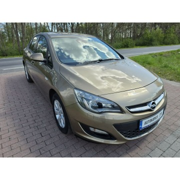 Opel Astra  Liftback 2014,  1.4 benzyna - Na sprzedaż za 25 900 zł - Cielcza - zdjęcie 11
