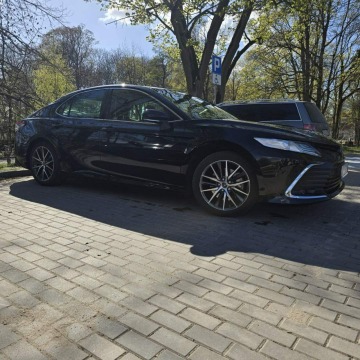 Toyota Camry  Sedan/Limuzyna 2023,  2.5 hybryda, automat - Na sprzedaż za 139 900 zł - Szczecinek - zdjęcie 3