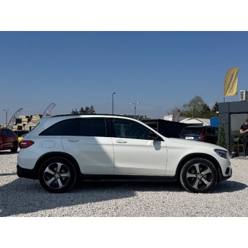 Mercedes - Benz GLC-klasa  SUV 2016,  2.0 benzyna, automat - Na sprzedaż za 69 900 zł - Michałowice-Wieś - zdjęcie 3