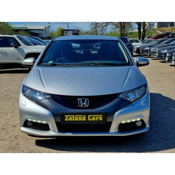 Honda Civic  Hatchback 2013,  1.3 benzyna - Na sprzedaż za 28 900 zł - Szczecin - zdjęcie 2