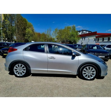 Honda Civic  Hatchback 2013,  1.3 benzyna - Na sprzedaż za 28 900 zł - Szczecin - zdjęcie 4