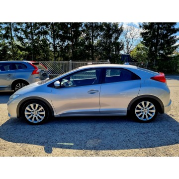 Honda Civic  Hatchback 2013,  1.3 benzyna - Na sprzedaż za 28 900 zł - Szczecin - zdjęcie 8