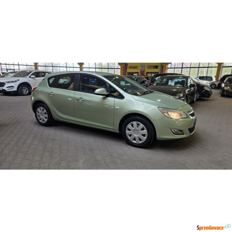 Opel Astra  Hatchback 2012,  1.4 benzyna - Na sprzedaż za 23 600 zł - Mysłowice