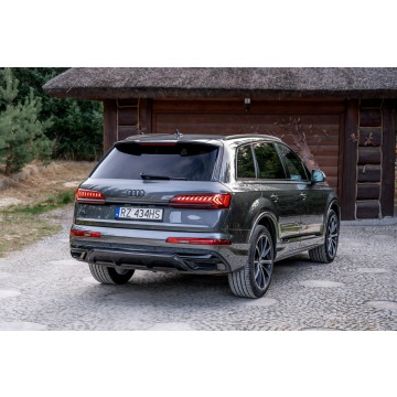 Audi Q7  SUV 2022,  3.0 benzyna, automat - Na sprzedaż za 199 777 zł - Ropczyce - zdjęcie 4