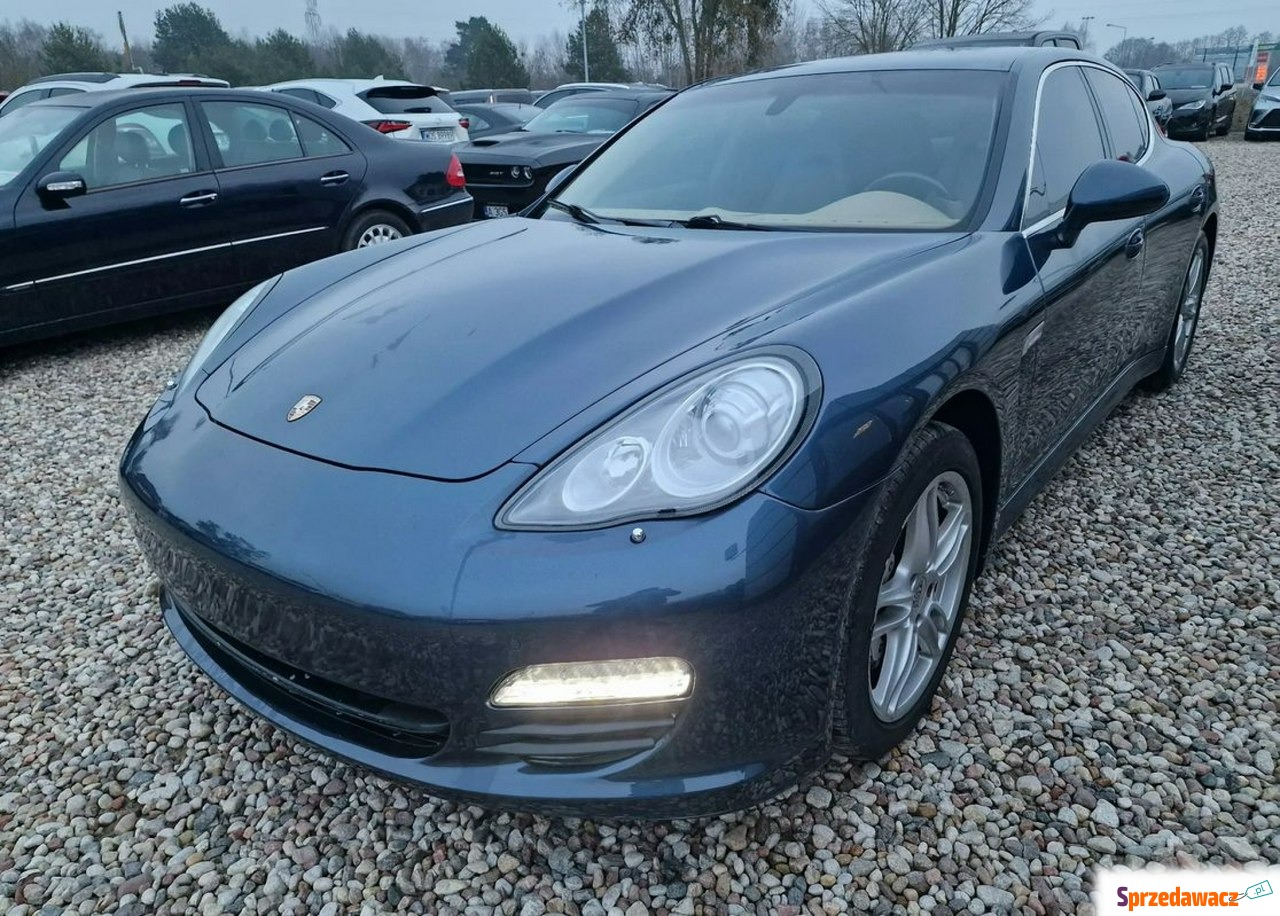 Porsche Panamera - 2012