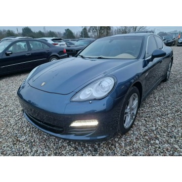 Porsche Panamera - 2012
