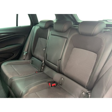 Opel Insignia  Kombi 2020,  2.0 diesel, automat - Na sprzedaż za 62 000 zł - Warszawa - zdjęcie 12