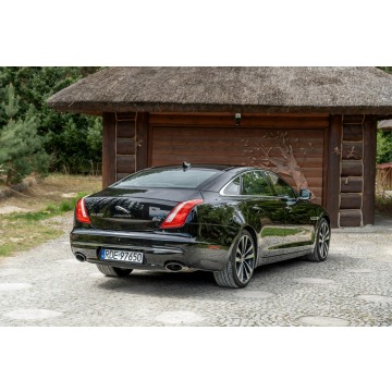 Jaguar XJ  Sedan/Limuzyna 2019,  3.0 benzyna, automat - Na sprzedaż za 139 777 zł - Ropczyce - zdjęcie 4