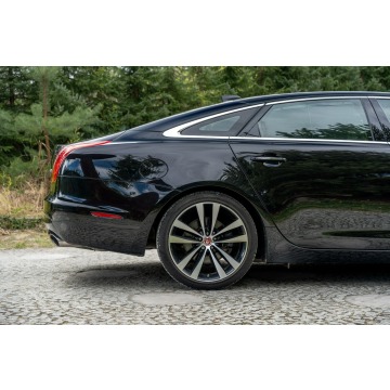 Jaguar XJ  Sedan/Limuzyna 2019,  3.0 benzyna, automat - Na sprzedaż za 139 777 zł - Ropczyce - zdjęcie 8