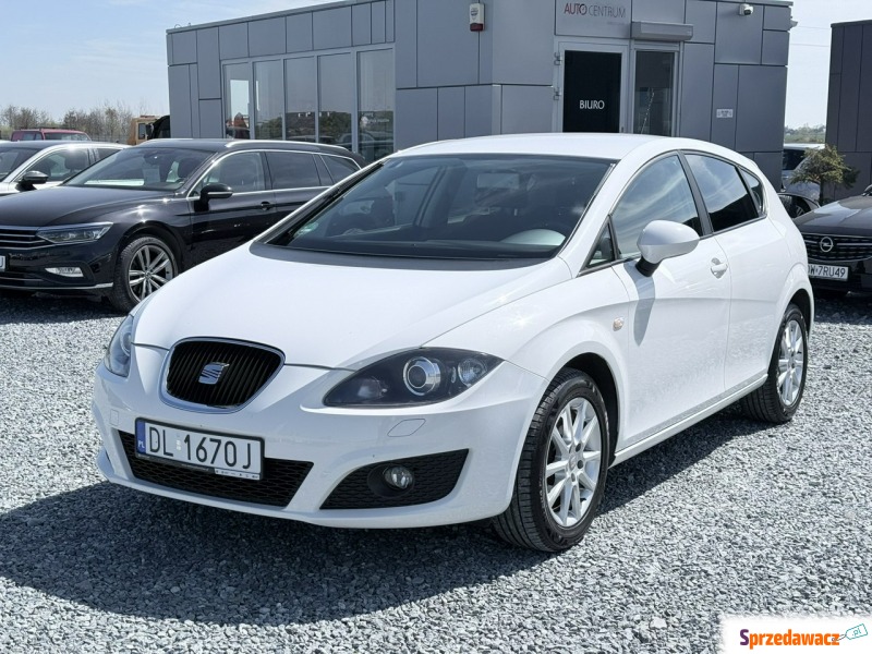 Seat Leon  Hatchback 2012,  1.2 benzyna - Na sprzedaż za 21 900 zł - Wrocław