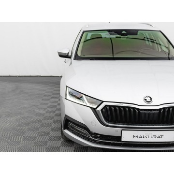 Skoda Octavia  Kombi 2023,  2.0 diesel, automat - Na sprzedaż za 96 800 zł - Gdynia - zdjęcie 8