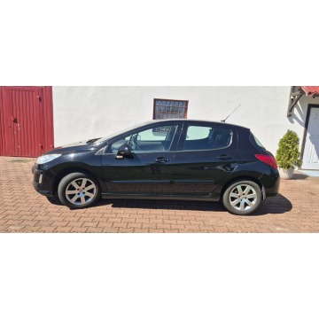 Peugeot 308  Hatchback 2010,  1.6 benzyna - Na sprzedaż za 22 800 zł - Paproć - zdjęcie 4