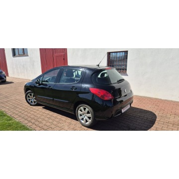 Peugeot 308  Hatchback 2010,  1.6 benzyna - Na sprzedaż za 22 800 zł - Paproć - zdjęcie 5