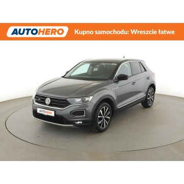 Volkswagen T-Roc - R-Line virtual PDC climatronic LED tempomat
