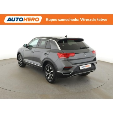 Volkswagen T-Roc  SUV 2018,  1.0 benzyna - Na sprzedaż za 52 800 zł - Warszawa - zdjęcie 4
