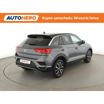 Volkswagen T-Roc  SUV 2018,  1.0 benzyna - Na sprzedaż za 52 800 zł - Warszawa - zdjęcie 7