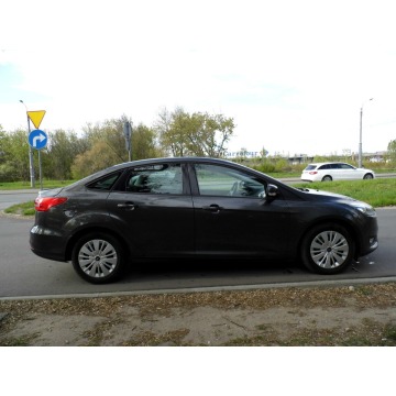 Ford Focus  Sedan/Limuzyna 2018,  1.6 benzyna - Na sprzedaż za 29 900 zł - Łódź - zdjęcie 5