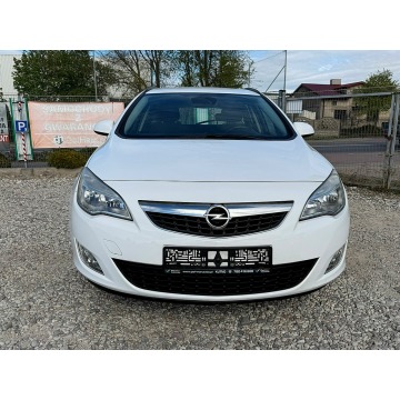 Opel Astra  Kombi 2011,  1.4 benzyna - Na sprzedaż za 14 900 zł - Kutno - zdjęcie 3