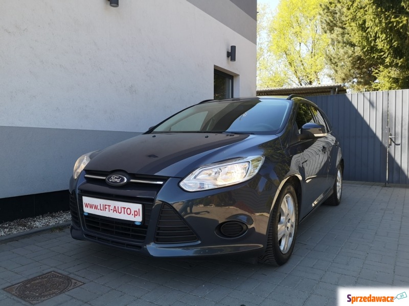 Ford Focus 2013,  1.0 benzyna - Na sprzedaż za 21 900 zł - Strzegom