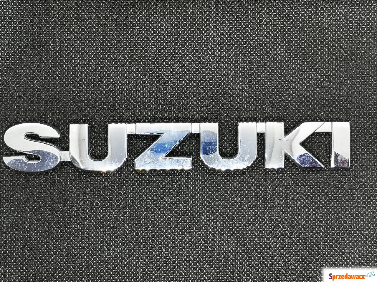 Emblemat napis Suzuki Vitara III...