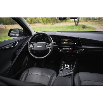 Kia Niro  SUV 2023,  1.6 benzyna, automat - Na sprzedaż za 99 999 zł - Katowice - zdjęcie 3