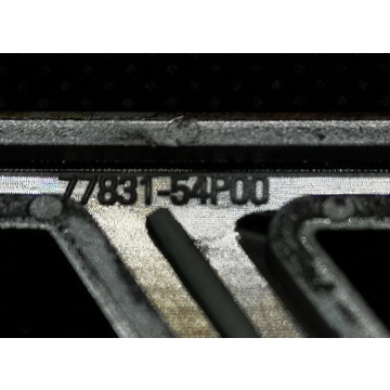 Emblemat napis Suzuki Vitara III LY 77831-54P00 - Pozostałe części - Warszawa - zdjęcie 3