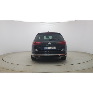 Volkswagen Passat 2022,  2.0 benzyna, automat - Na sprzedaż za 124 850 zł - Warszawa - zdjęcie 6